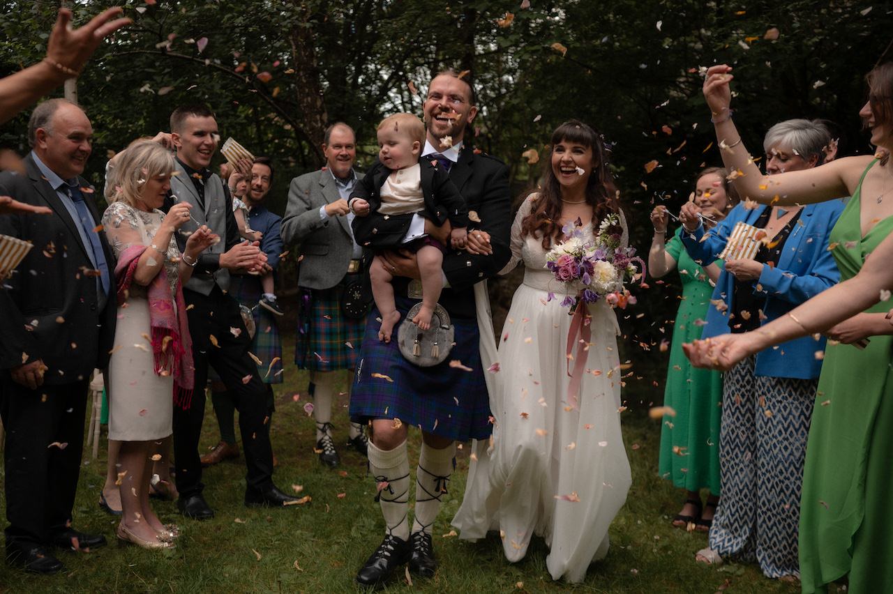 A Guide to Choosing the Perfect Wedding Confetti for Your Big Day 3 wedding confetti tips 06