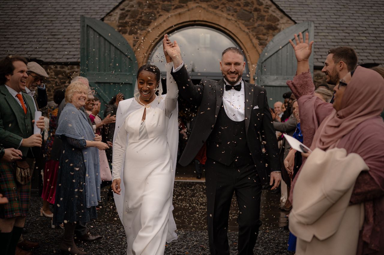 A Guide to Choosing the Perfect Wedding Confetti for Your Big Day 1 wedding confetti tips 12
