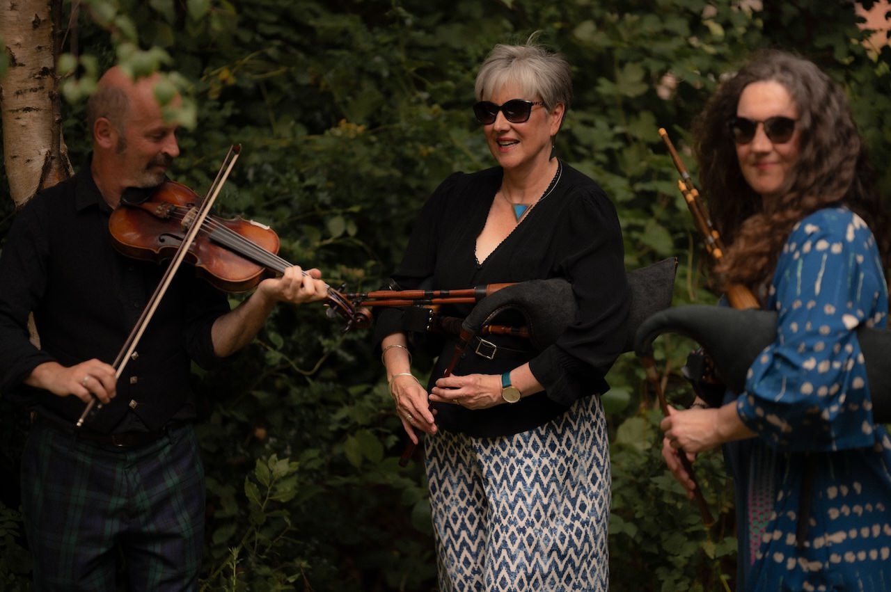 Budget Friendly City Wedding in Glasgow 8 DIY Wedding Ideas Music